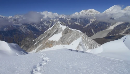 Larkya Peak Climbing(6010m)